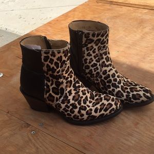 Women’s Stetson cheetah print boots